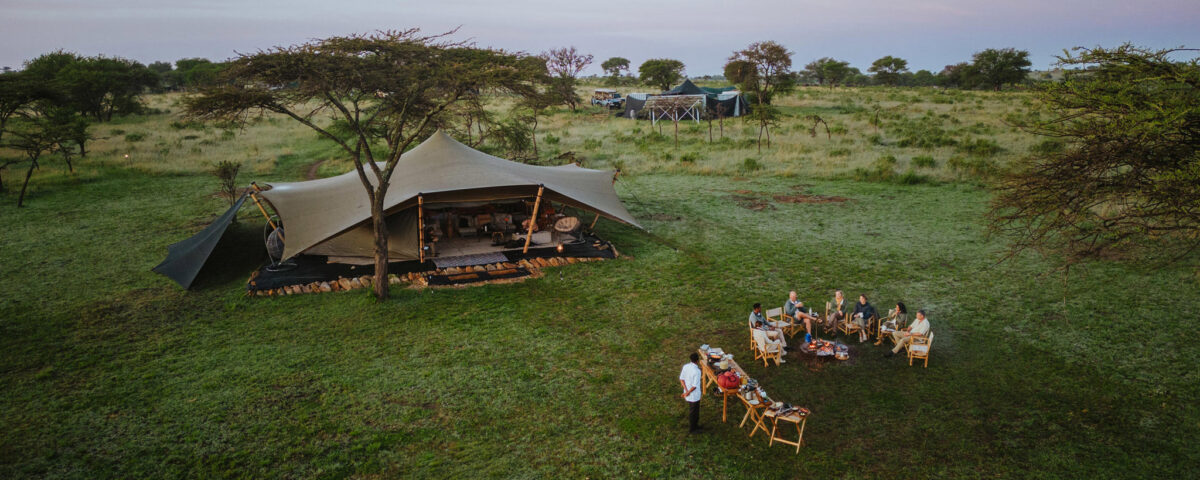 The Tech Behind the Luxury: How Remote Bush Camps Deliver Constant Power and Hot Water